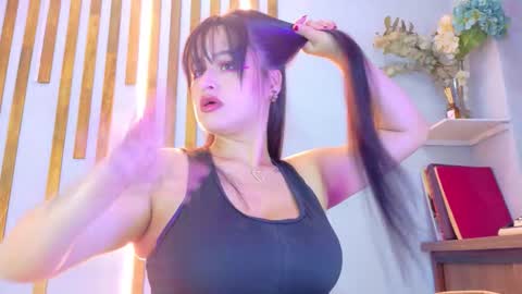 Jennifer vega  online show from 12/14/25, 10:14