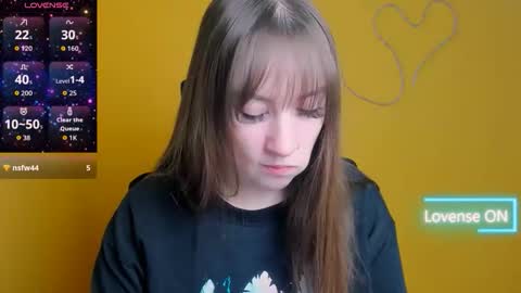 Jennifer online show from 12/22/25, 06:32