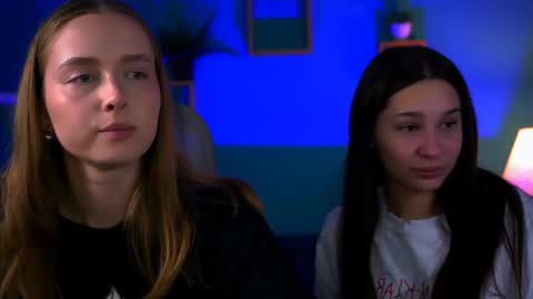 Jennifer online show from 09/16/25, 12:44