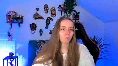 Jennifer online show from 06/19/26, 08:12