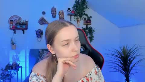 Jennifer online show from 07/10/26, 11:07