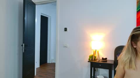 Jenny online show from 10/13/25, 06:52