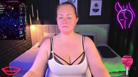 Jennifer online show from 02/02/26, 09:02