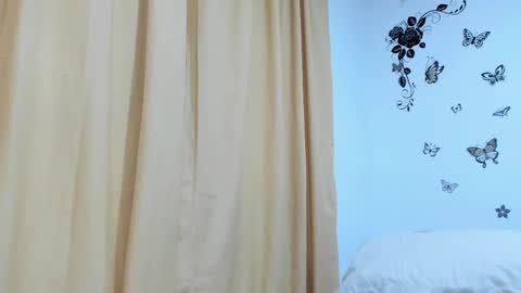 jenniferloveyou online show from 09/17/25, 09:38