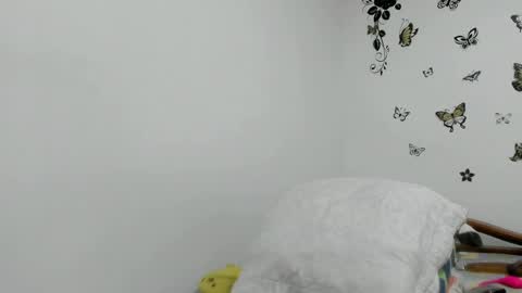 Snapshot of jenniferloveyou chatting on 04/28/26, 05:07 jenniferloveyou online show from 04/28/26, 05:07