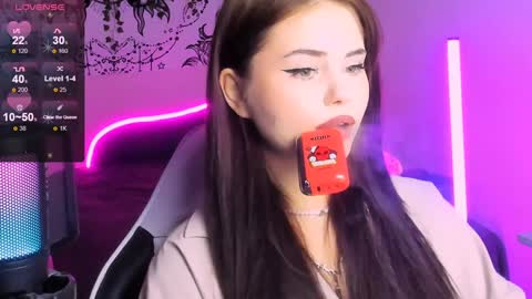 Jenni online show from 12/21/24, 06:34