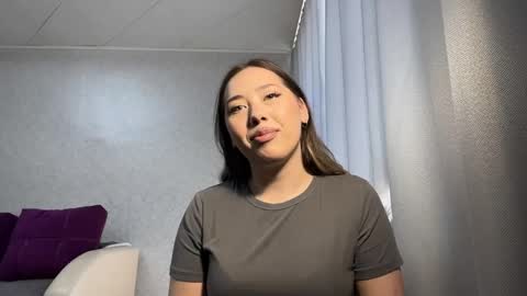 Mia online show from 04/23/26, 06:03