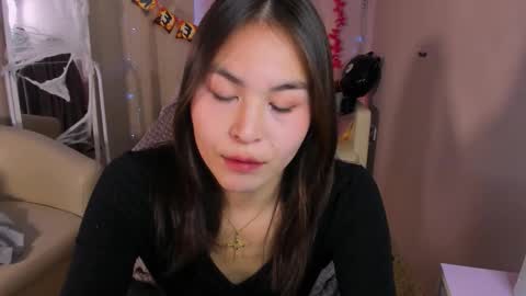 Jenni online show from 10/30/25, 06:04