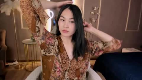 Jenni online show from 11/24/25, 11:43