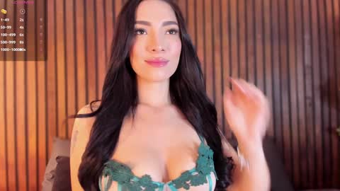 Snapshot of jennmiller_ chatting on 02/08/25, 12:06 online show from 02/08/25, 12:06