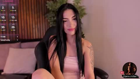Snapshot of jennmiller_ chatting on 10/22/25, 01:44 online show from 10/22/25, 01:44