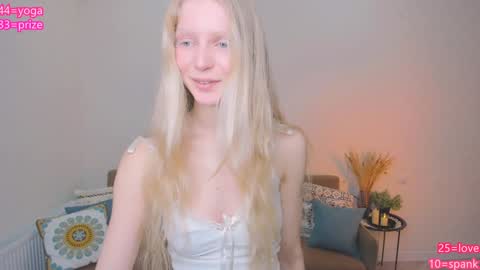 Snapshot of jenny_ames chatting on 02/08/25, 04:04 Jenny  online show from 02/08/25, 04:04