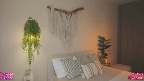 Snapshot of jenny_ames chatting on 10/28/25, 10:34 Jenny  online show from 10/28/25, 10:34