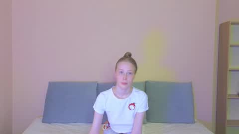 Next broadcast on December 05 subject to change  online show from 02/12/26, 01:17