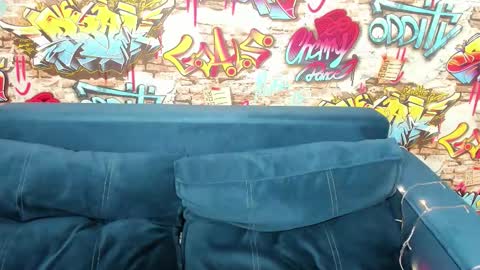 Jenny online show from 12/18/25, 01:33