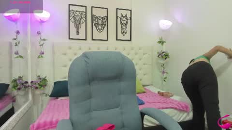 Snapshot of jenny_stark chatting on 06/30/26, 11:11 jenny_stark online show from 06/30/26, 11:11