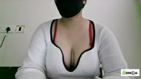 Snapshot of jennydolphin chatting on 06/27/26, 04:17 Jenny online show from 06/27/26, 04:17