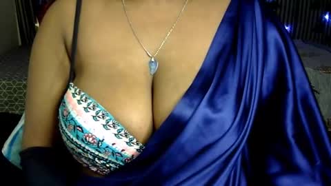 Snapshot of jennysinghaniya chatting on 12/13/24, 10:51 jenny online show from 12/13/24, 10:51