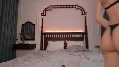 Jen  online show from 11/28/25, 09:56