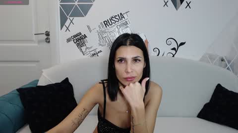 Snapshot of jennyxxx00 chatting on 01/23/25, 12:19 Jenny online show from 01/23/25, 12:19