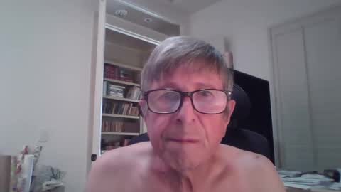 Snapshot of jep56 chatting on 12/17/24, 08:21 jep56 online show from 12/17/24, 08:21