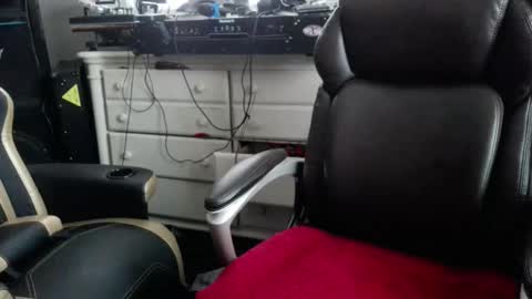 jeremiah0827 online show from 12/02/25, 07:42