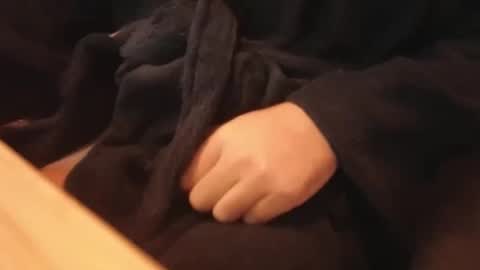 Snapshot of jeremie18cms chatting on 11/09/25, 08:51 Machine Sperme online show from 11/09/25, 08:51