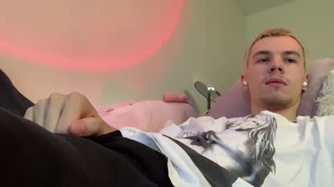 Snapshot of jeremy1scott chatting on 07/19/26, 06:28 jeremy1scott online show from 07/19/26, 06:28