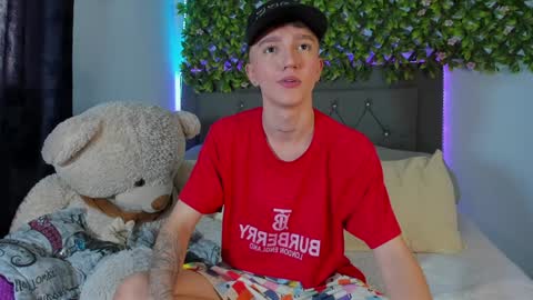 Snapshot of jeremy_salvatore_ chatting on 12/02/24, 07:05 jero independent model online show from 12/02/24, 07:05