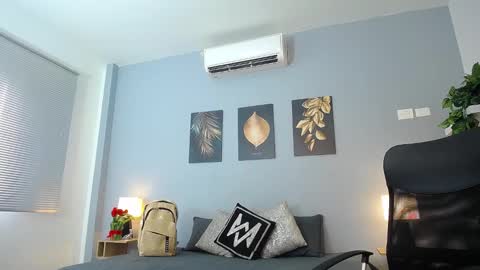 Jeremy Lowe online show from 12/12/24, 01:06