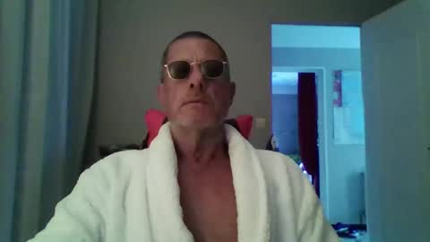 jerflor online show from 10/19/25, 01:23