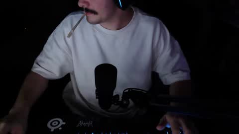 Snapshot of jerkomat chatting on 10/20/25, 07:14 jerkomat online show from 10/20/25, 07:14