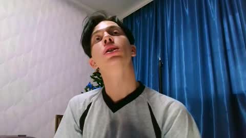 Snapshot of jerrybomb_ chatting on 12/25/24, 09:45 Jerrybomb online show from 12/25/24, 09:45