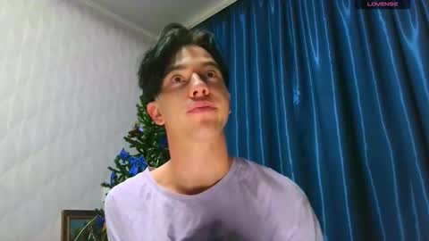 Snapshot of jerrybomb_ chatting on 12/28/24, 07:22 Jerrybomb online show from 12/28/24, 07:22