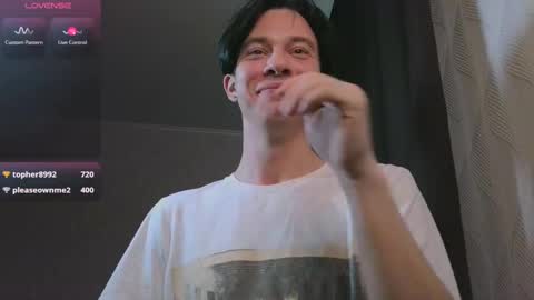 Snapshot of jerrybomb_ chatting on 01/27/25, 08:17 Jerrybomb online show from 01/27/25, 08:17