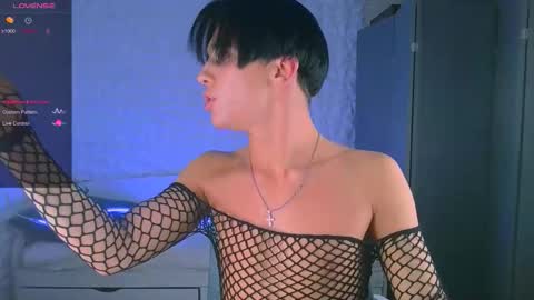 Snapshot of jerrybomb_ chatting on 11/18/25, 04:06 Jerrybomb online show from 11/18/25, 04:06