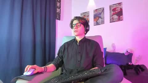 Angelo online show from 10/22/25, 02:01