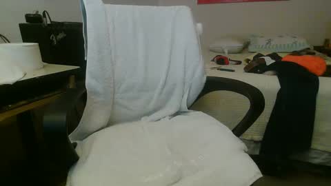 Snapshot of jerrysteinman69 chatting on 02/01/26, 09:19 Girth Brooks online show from 02/01/26, 09:19