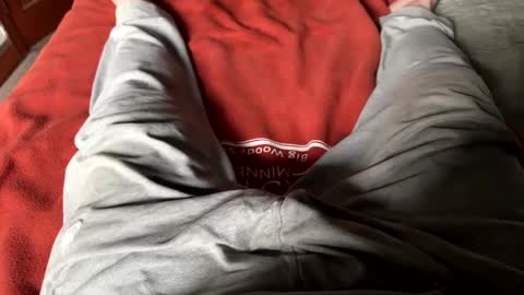 Snapshot of jerswill chatting on 12/17/24, 04:43 Jeremys room chill and puff one enjoy online show from 12/17/24, 04:43