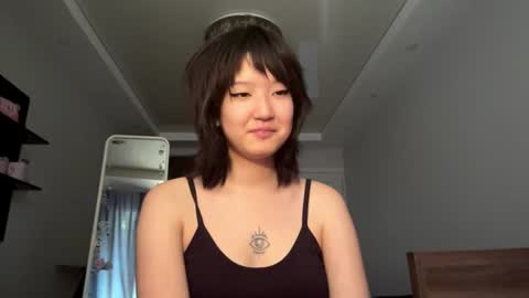 Snapshot of jesicalozaya chatting on 06/17/26, 07:55 Emi online show from 06/17/26, 07:55