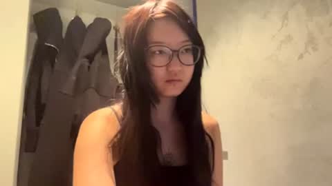 Snapshot of jesicalozaya chatting on 07/31/26, 05:18 Emi online show from 07/31/26, 05:18