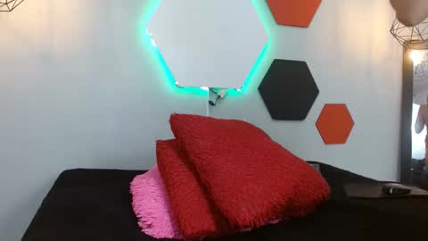 sofi online show from 01/11/25, 03:02