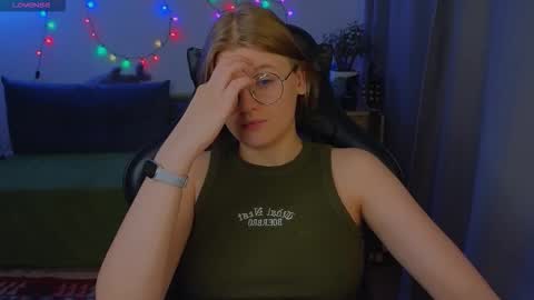 Snapshot of jess0e9 chatting on 11/28/25, 03:36 JessieVibes online show from 11/28/25, 03:36