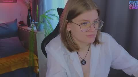 Snapshot of jess0e9 chatting on 05/17/26, 02:02 JessieVibes online show from 05/17/26, 02:02
