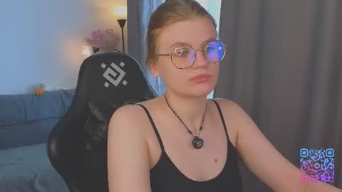 Snapshot of jess0e9 chatting on 06/21/26, 02:08 JessieVibes online show from 06/21/26, 02:08