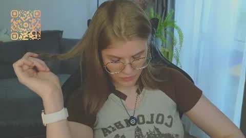 Snapshot of jess0e9 chatting on 07/18/26, 02:10 JessieVibes online show from 07/18/26, 02:10