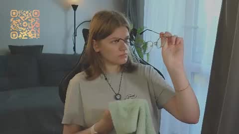 Snapshot of jess0e9 chatting on 07/19/26, 01:37 JessieVibes online show from 07/19/26, 01:37