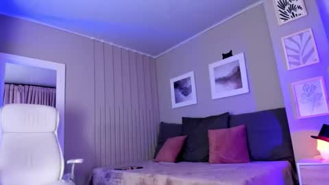 Jessie online show from 12/17/25, 09:32