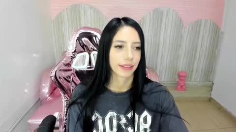 Snapshot of jess_a_ chatting on 12/20/24, 06:35 Jess online show from 12/20/24, 06:35
