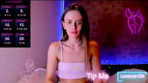 Snapshot of jess_kahawaty chatting on 11/19/25, 08:36 Jess online show from 11/19/25, 08:36